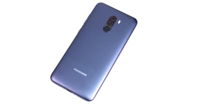 Foto bodi belakang Pocophone F1 (Sumber: Phone Arena)