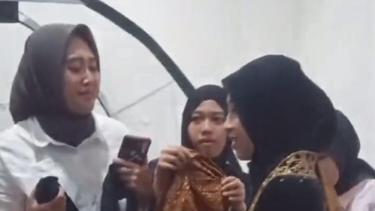 Cara Unik Umi Pipik Rayakan Anniv 1 Tahun Pernikahan Anak, Egy Maulana Vikri: Ada Aja Kerjaan Mertua