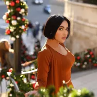 Dikatakan juga bahwa dirinya dan Aisha masih harus tinggal di Singapura untuk waktu yang cukup panjang. Mengingat masih ada kemoterapi yang harus dilakukan bersama pengobatan lainnya. (Instagram/denadaindonesia)