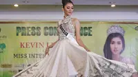 Lihat di sini bagaimana kelima busana yang akan dibawakan Kevin Liliana, Puteri Indonesia Lingkungan 2017 di ajang Miss International.
