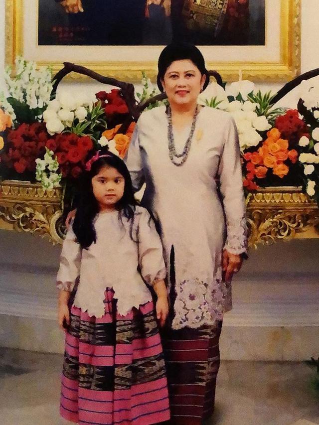 Ani Yudhoyono dan Almira Tunggadewi