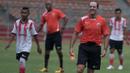 Latihan yang berlangsung selama kurang lebih dua jam itu dipimpin langsung oleh pelatih kepala Persija yang berasal dari Brasil, Paulo Camargo. (Bola.com/Vitalis Yogi Trisna)