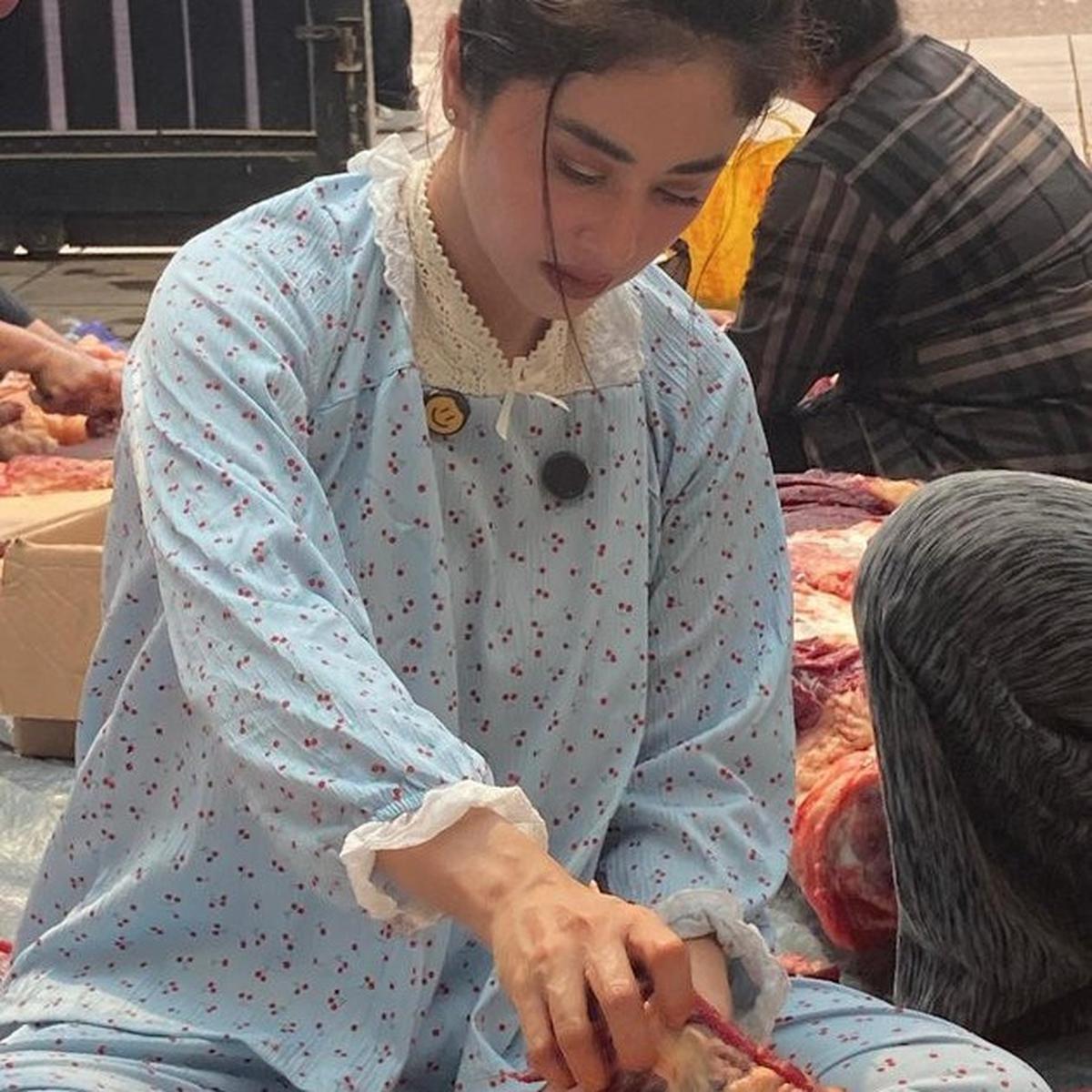 Potret Cantik Dewi Perssik Saat Potong dan Timbang Daging Kurban Idul Adha, Tampil Simple Pakai Piyama