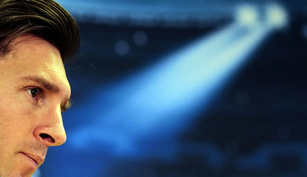 Lionel Messi menghadiri konferensi pers jelang laga semifinal melawan Bayern Muenchen. (EPA/Alberto Estevez)