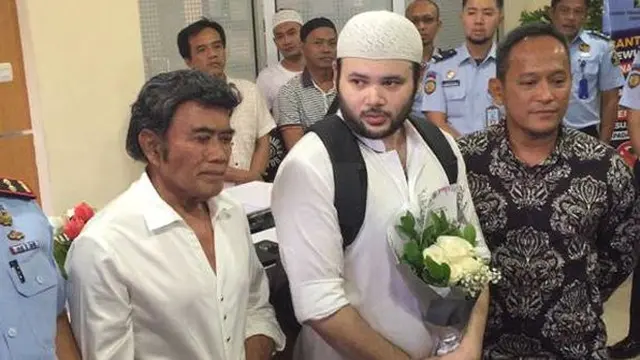 6 Momen Ridho Rhoma Bebas dari Penjara, Dijemput Sang Ayah