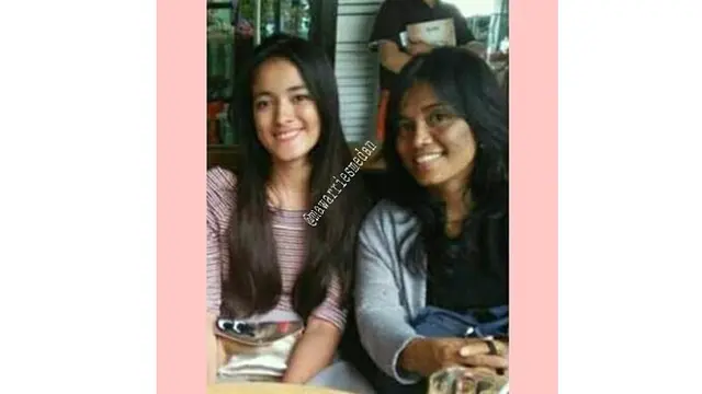 Jarang Tersorot, Ini 6 Momen Kedekatan Mawar De Jongh dengan Ibundanya