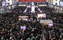 FOTO: Mudik Imlek 2025 di China Cetak Rekor 9 Miliar Perjalanan, Begini Potret Stasiun Dipadati Lautan Manusia