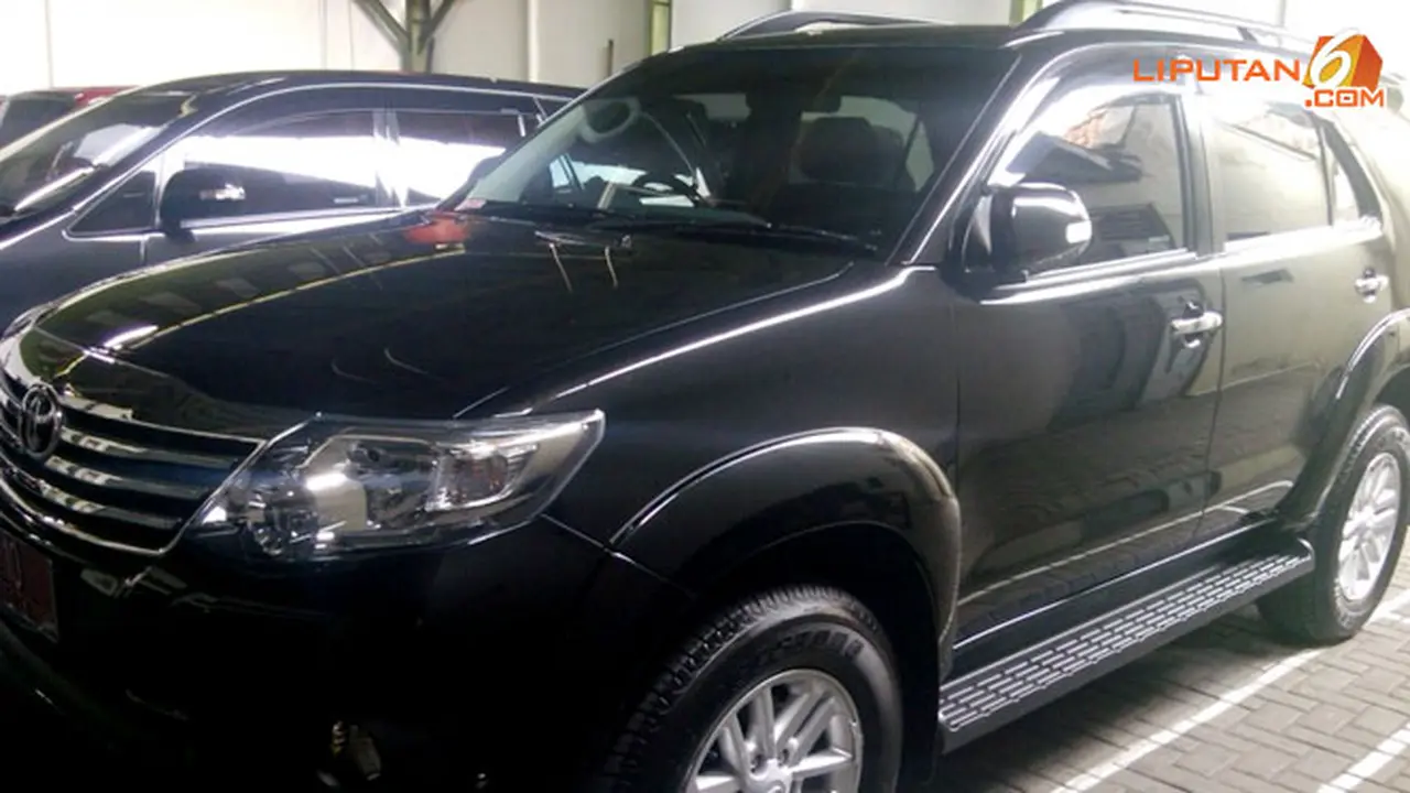 mobil-dinas-sultan-140113b.jpg