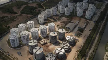 Pemandangan Kondominium Imperio Delamare di lingkungan Heliopolis Sao Paulo, Brasil, Rabu (26/10/2022). Proyek perumahan ini merupakan bagian dari program urbanisasi kumuh Sekretariat Kota Perumahan yang diresmikan pada tahun 2017, di bawah pemerintahan Presiden Michel Temer. (AP Photo/Matias Delacroix)