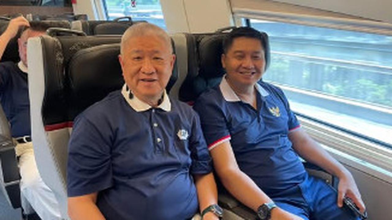 Potret Taipan Aguan Perdana Jajal Kereta Cepat Whoosh, Duduk Ditemani Menteri Kabinet Prabowo
