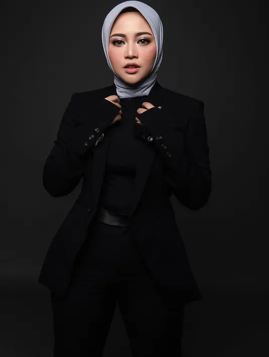 (Instagram/rachelvenya)