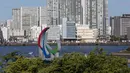 Simbol Paralimpiade "Three Agitos" terlihat dipasang di Taman Laut Odaiba, Tokyo pada Jumat (20/8/2021). Ajang Paralimpiade Tokyo dibuka pada 24 Agustus dalam sebuah upacara yang akan digelar di Stadion Nasional Tokyo. (Yuichi Yamazaki/Pool Photo via AP)
