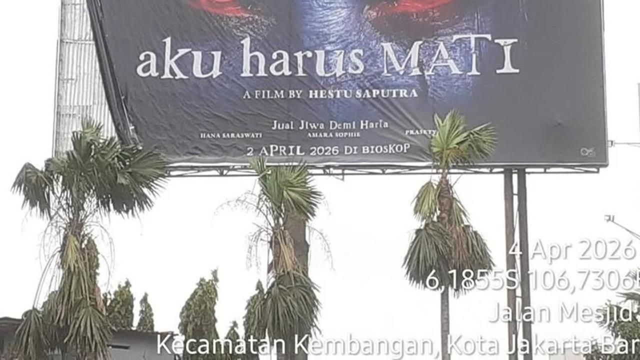 Baliho film horor diturunkan