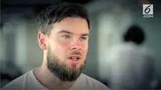Danny Guthrie menjawab berbagai pertanyaan soal sepak bola Indonesia dan Inggris.
