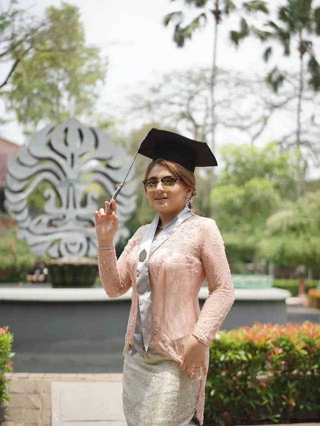 Potret Cantik Syelfa Alhamid Cucu Elvy Sukaesih yang Baru Saja Berulang Tahun, Didoakan Agar Segera Dapat Jodoh