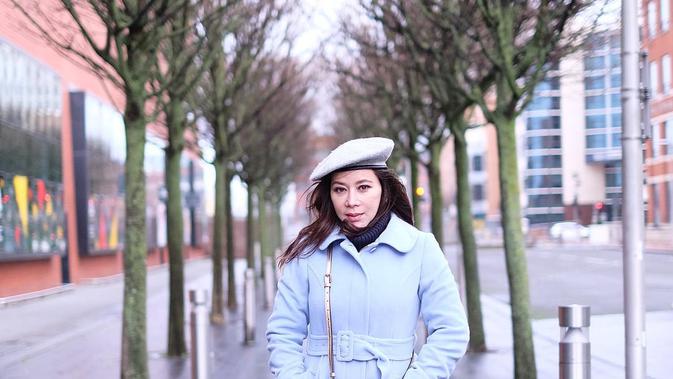 7 Potret Nurbaeny Janah, Asisten Hotman Paris Saat Liburan ...