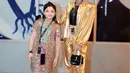 Tak kalah meriah, Arsy Hermansyah kenakan dress midi gold glitter yang terlihat mewah [@ashanty]