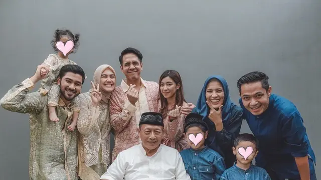 6 Potret Ayah Alyssa Soebandono Bareng Ketiga Anaknya, Penuh Kehangatan
