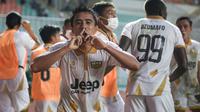Martapura Dewa United menjadi tim terakhir yang memastikan diri promosi ke Liga 1 musim depan setelah menang 1-0 atas PSIM Yogyakarta dalam laga perebutan tempat ketiga Liga 2 2021, Kamis (30/12/2021). (Bola.com/Bagaskara Lazuardi)