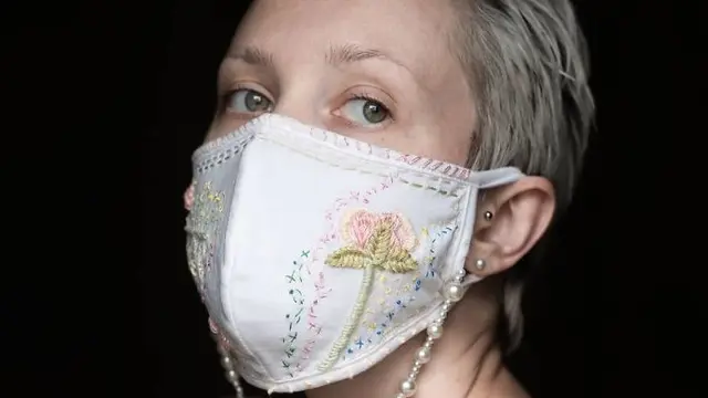 8 Desain Masker Ini Tak Biasa, Bikin Bengong