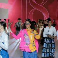 18 desainer Tanah Air pamerkan karyanya di opening show Senayan City Fashion Nation 18th Edition. [Dok/Fimela/Daniel Kampua].
