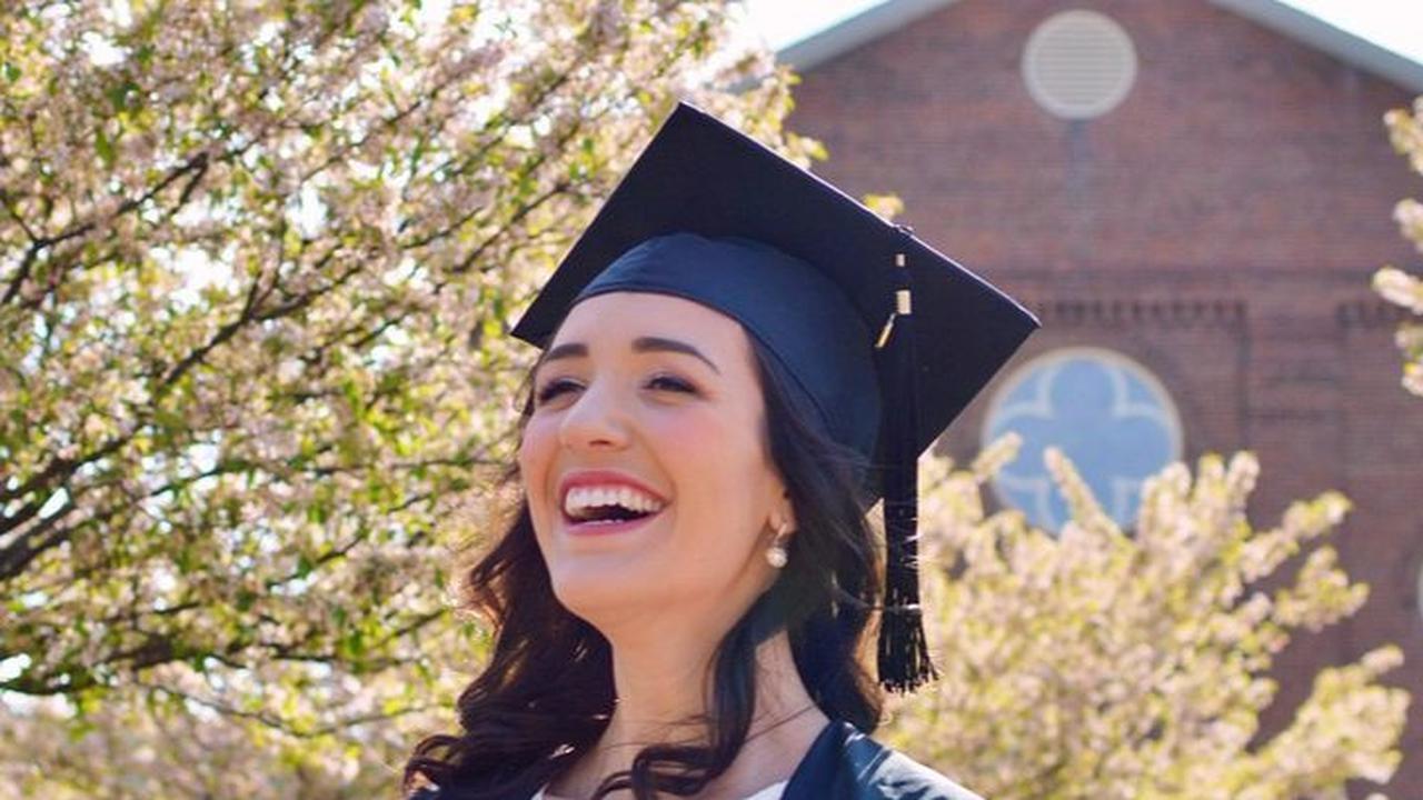 Ucapan Wisuda Bahasa Inggris Singkat dan Artinya, Penuh Harapan Baik
