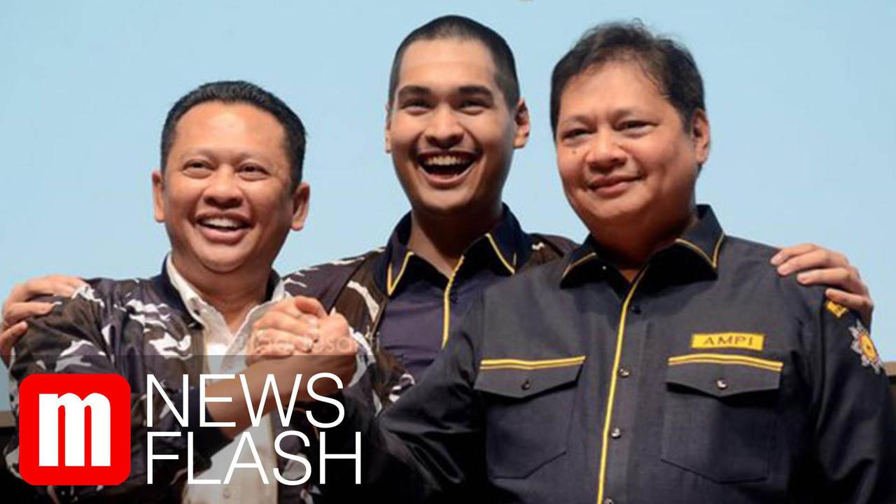 VIDEO: Kemesraan Bamsoet dan Airlangga di Pembacaan Sumpah Jabatan Pimpinan MPR