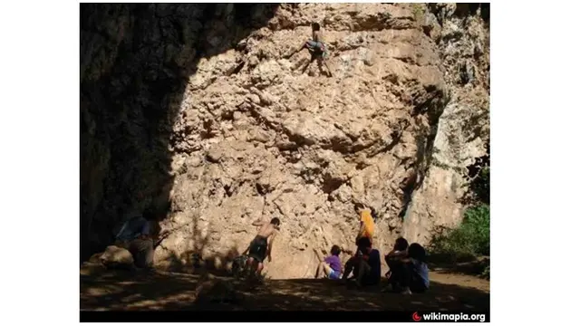 Tebing Lembah Kera