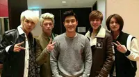 JJCC mendapatkan dukungan dari seniornya yaitu Siwon `Super Junior`.