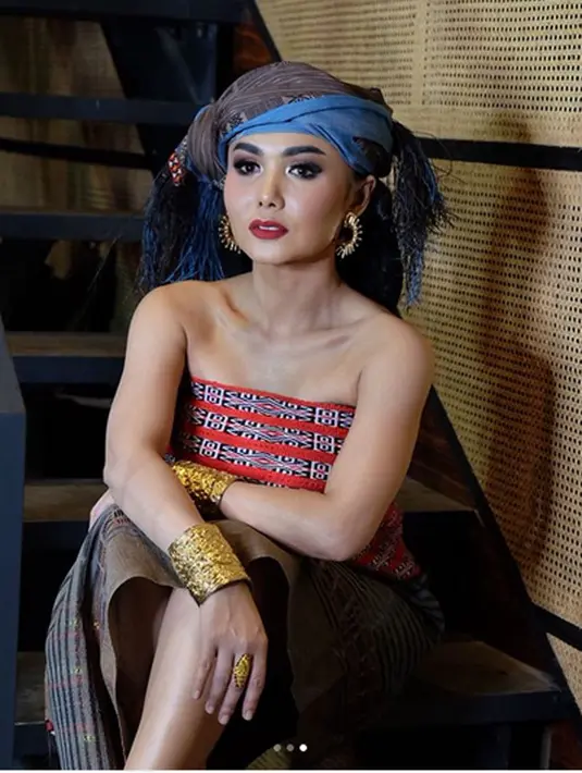 Tidak sedikit yang melihat Yuni telah mulai keriput. Kakak penyanyi Krisdayanti itu juga menjawab banyak komentar dengan santai. Bahkan, mendapat banyak pujian terkait jawaban pada netizen. (Instagram/yunishara36)