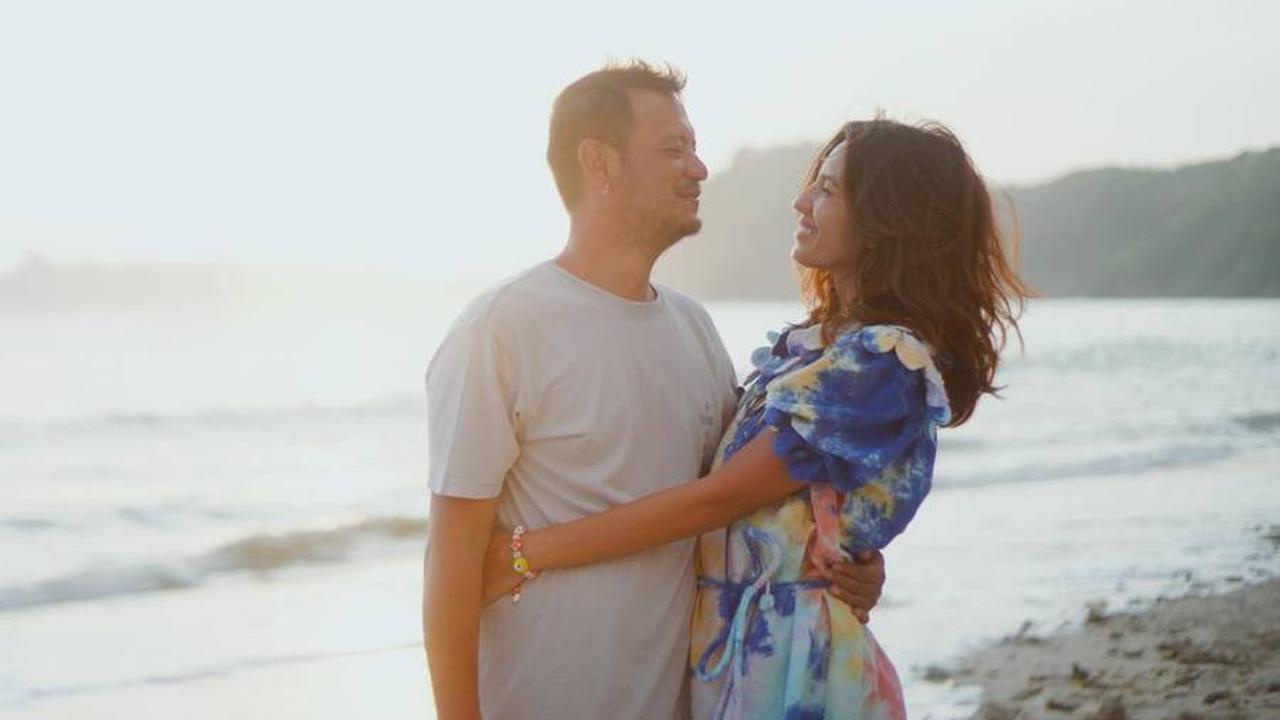 Keduanya Baru Saja Merayakan Anniversary Pernikahan