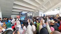 Sedang Cedera, Anthony Ginting Tetap Semangat Temui Fans di Indonesia Masters 2025