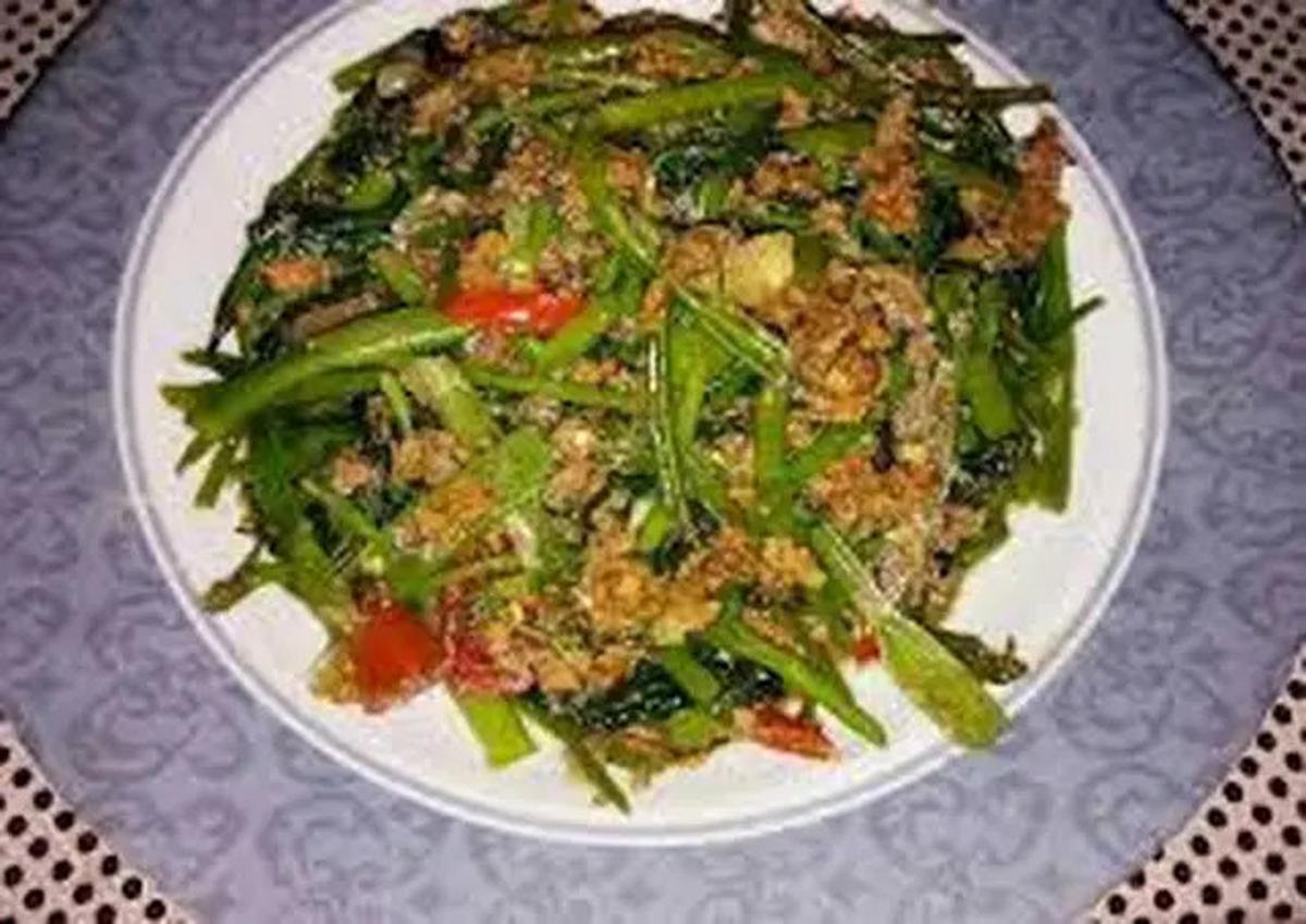 Oseng Kangkung, Yuk Coba Resep Simpel Berikut untuk Menu Sahur