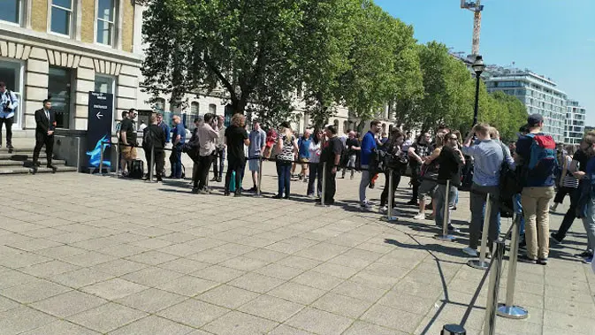 Suasana Antrean Peluncuran Honor 10 di Old Billingsgate, London, Selasa (15/5/2018). Liputan6.com/ Iskandar