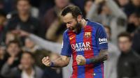 Ekspresi pemain FC Barcelona, Aleix Vidal usai mencetak gol ke gawang Las Palmas pada laga La Liga di Camp Nou, Barcelona (14/1/2017). Barcelona menang 5-0. (AP/Manu Fernandez)