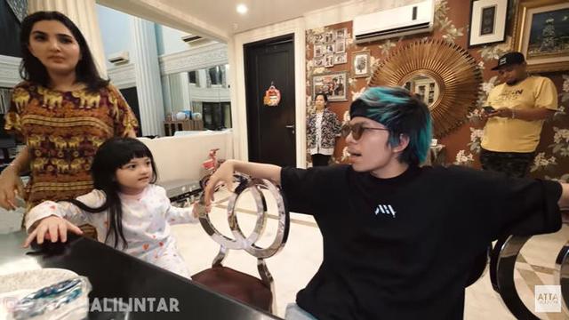 Momen Kedekatan Atta Halilintar dengan Keluarga Aurel Hermansyah
