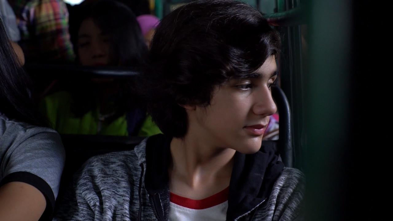 Mahluk Manis Dalam Bis