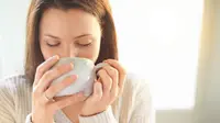 Minumlah kopi sebelum mulai kuliah, cara ini akan meningkatkan konsentrasi saat belajar (Sumber foto: lifehack.com)
