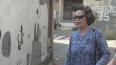 Hidup tanpa kekurangan tidak membuat Sugiarti mengiba dengan menjadi pengemis. Ia pun terus konsisten menjalani hidup dengan menjadi tukang pijit. Namun, dengan cara mendidik yang tepat, Sugiarti berhasil mengantarkan anaknya lulus dari ITS.