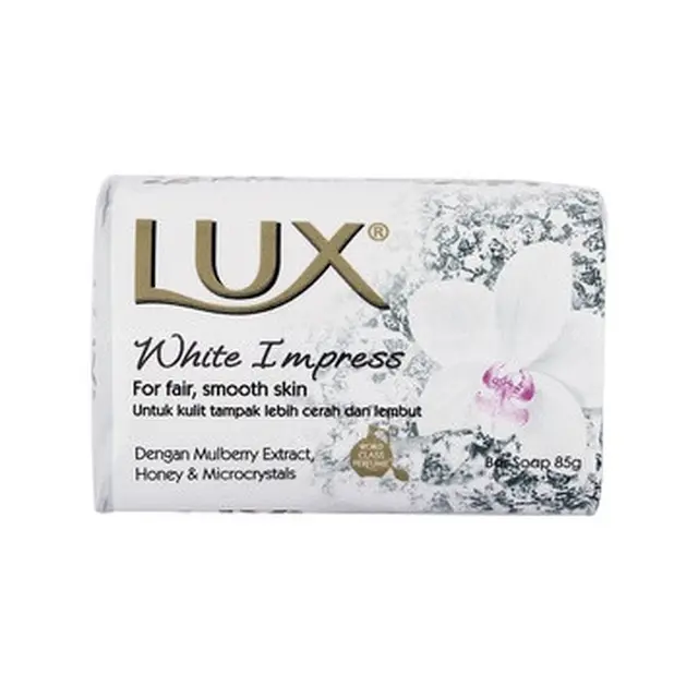 Sabun LUX White Impress