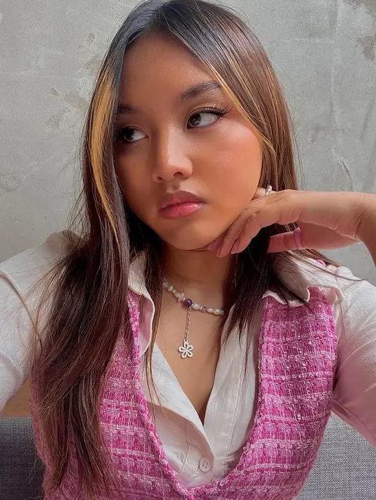 Mungkin masih ada yang belum tahu bahwa gadis cantik bernama Naja ini merupakan anak semata wayang Anak Armand Maulana dan Dewi Gita. (FOTO: instagram.com/najandmm/)
