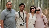 Pratama Arhan, Azizah Salsha dan mertua (Sumber: Instagram/andre_rosiade)