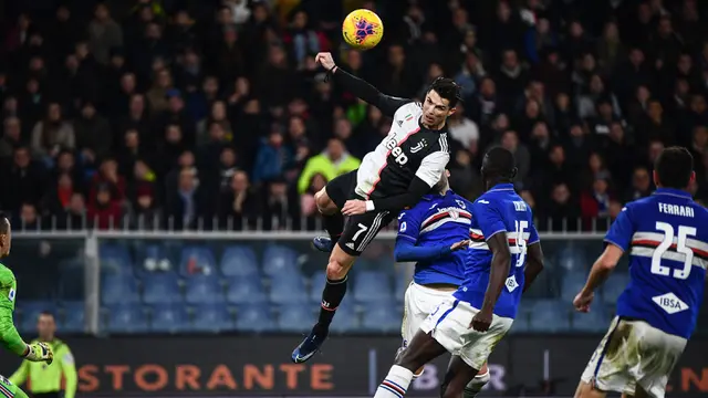 Aksi Terbang Ronaldo Saat Jebol Gawang Sampdoria