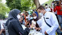 Bupati Banyuwangi Ipuk Fiestiandani meninjau langsung pasar takjil Ramadhan di wilayah Banyuwangi kota (Istimewa)