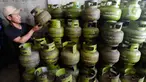 Pekerja menyusun Gas 3 kilo di Pangkalan Elpiji 3 kilo di Jalan Munawarman, Ciputat, Tangerang Selatan, Banten, Senin (16/1/2023). Sejumlah pekerja pangkalan elpiji belum mengetahui uji coba pembelian elpiji subsidi menggunakan KTP. Sejauh ini, Kementerian ESDM bersama Pertamina masih melakukan uji coba pembelian elpiji 3 kg dengan menunjukkan KTP di lima kecamatan, yakni Cipondoh di Kota Tangerang, Ciputat di Tangerang Selatan, Ngaliyan di Semarang, Batu Ampar di Batam, dan Kecamatan Mataram di Mataram. (merdeka.com/Arie Basuki)