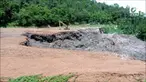 Tempat pembuangan akhir sampah di kota Serang longsor setelah diguyur hujan deras. Basarnas belum bisa evakuasi 2 warga yang terimbun longsoran sampah.