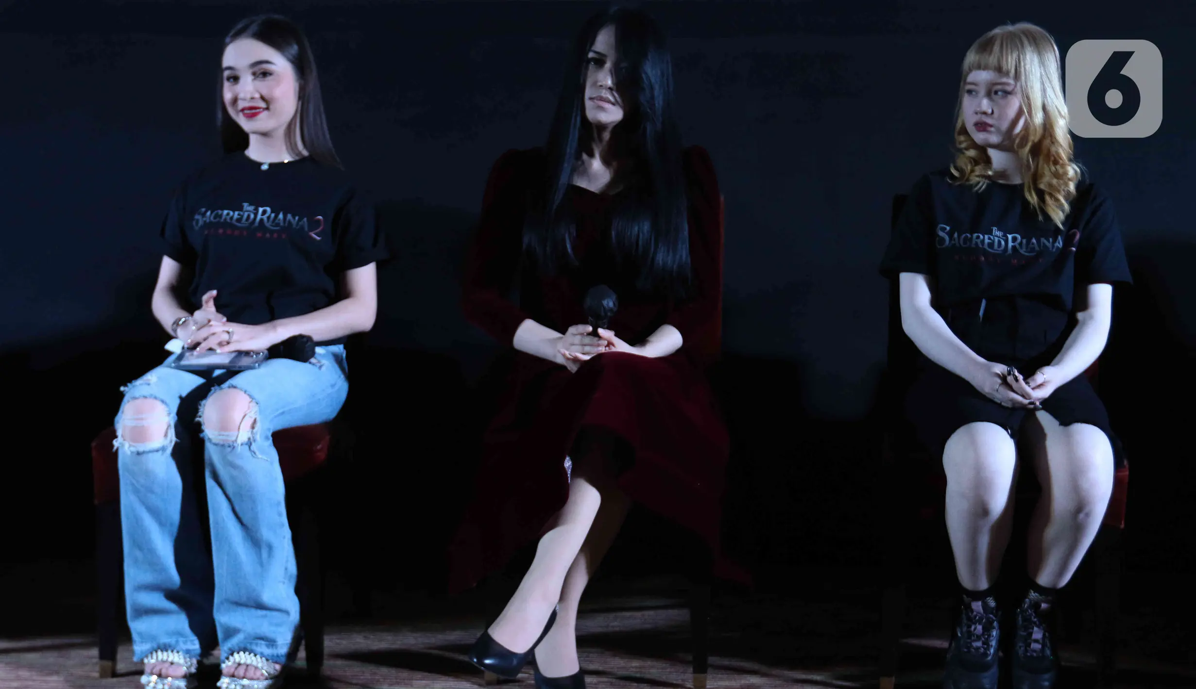 Misteriusnya Penampilan Riana Saat Rilis Film The Sacred Riana 2 ...