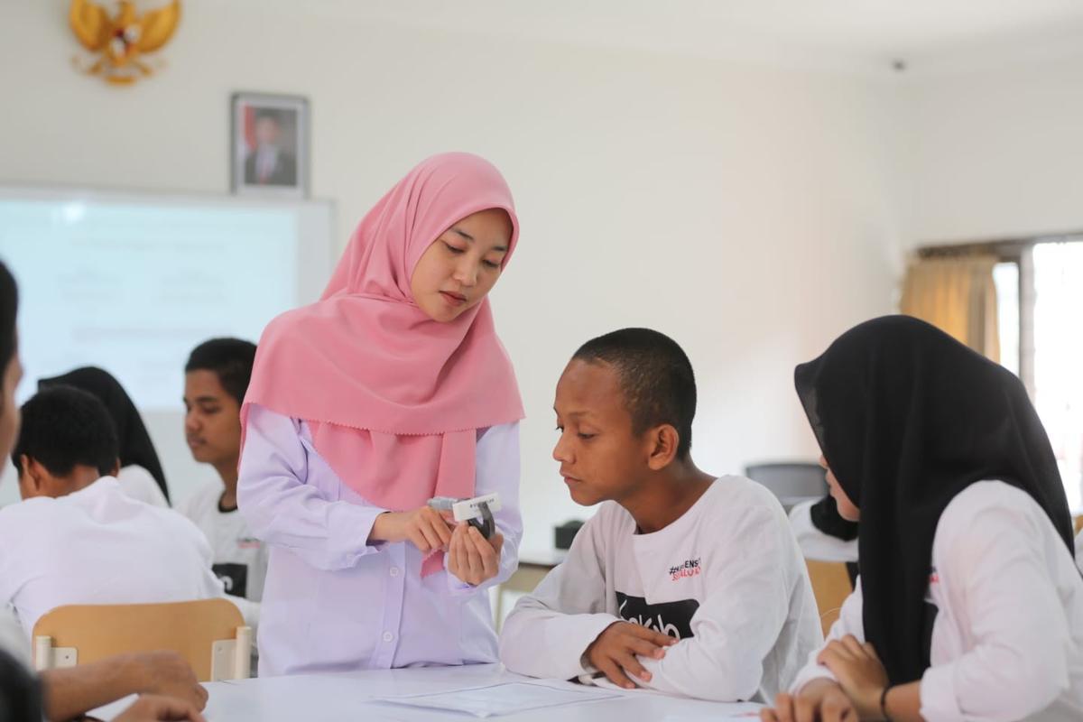 Akbar Rusman (15) siswa Sekolah Rakyat Menengah Atas (SRMA) 26 Makassar
