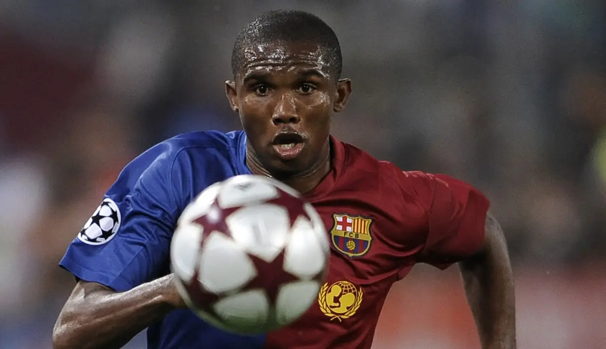 4. Samuel Eto'o  - Samuel Eto'o menjadi predator mematikan bersama Barcelona pada tahun 2004-2009. Selama lima musim berkostum Barcelona, Eto'o mencatatkan 130 gol dari 199 penampilan di berbagai kompetisi. (AFP/Filippo Monteforte)