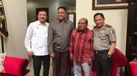 Foto antara Kapolri Jenderal Tito Karnavian, Gubernur [Papua ](3095576 "")Lukas Enembe, Kepala Badan Intelijen Negara (BIN) dan Kapolda Sumatera Utara Irjen Paulus Waterpaw beredar viral di media sosial (Istimewa)